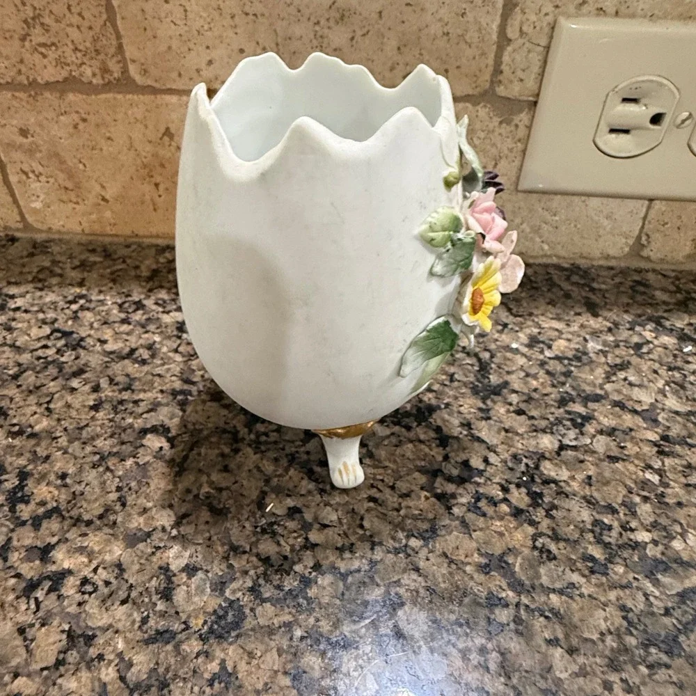 Lefton China Vintage Hand‎ Painted Floral Egg Vase Footed Porcelain KW4342 White